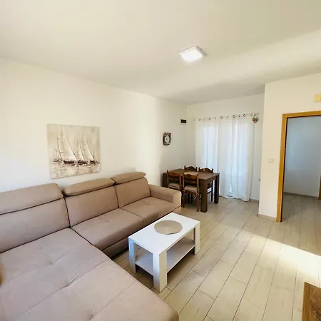 Marina Ciovo Apartamento